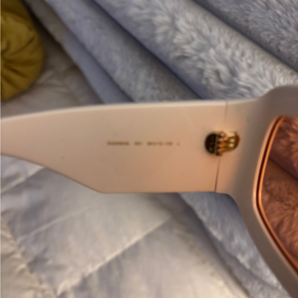 Gucci White and Orange Logo Sunglasses - Picture 7 of 7